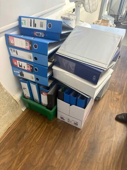 Photo of free Various A4 folders/lever arch files (Faringdon SN7) #1