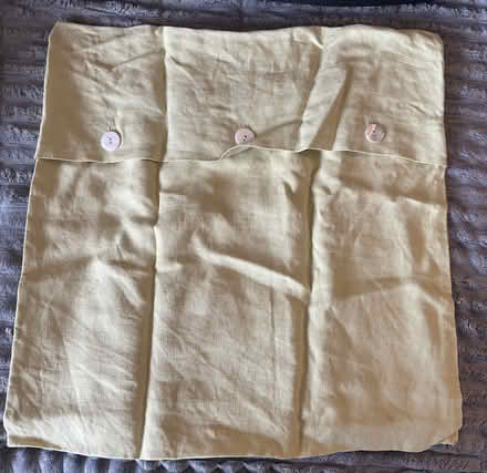 Photo of free Pillow Cover - Linen (Central Harlem) #2