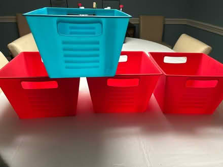 Photo of free 4 x plastic container (Friendship Heights) #1