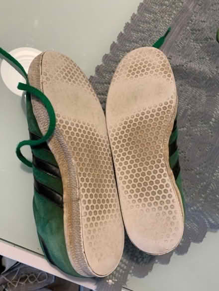 Photo of free Adidas gazelle 8.5 (Wf82fy) #2