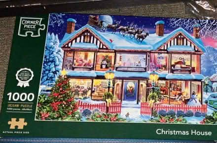 Photo of free Christmas House 1000-piece jigsaw (BA2) #1