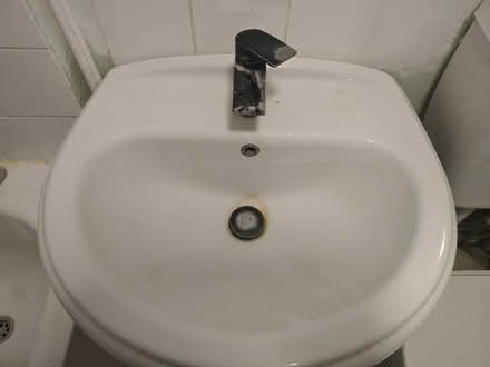 Photo of free Bathroom sink and pedestal (CB4) #4