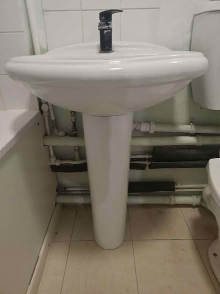 Photo of free Bathroom sink and pedestal (CB4) #3