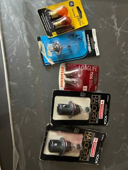Photo of free Random car bulbs (Trelawny Circle L5n6n9) #1