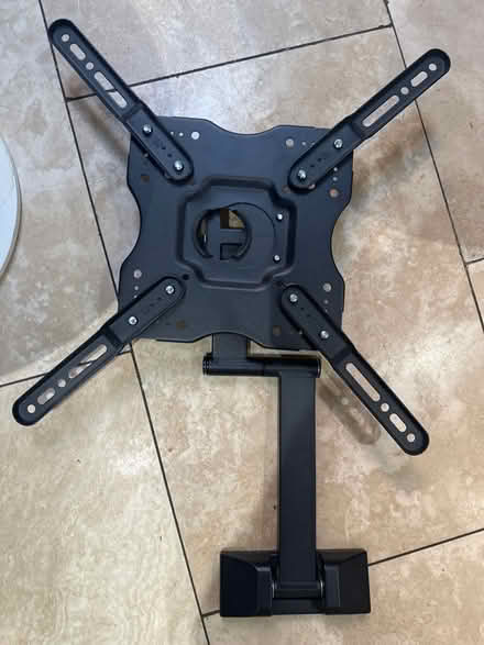 Photo of free TV wall bracket – Vivanco (West Kensington W14) #2