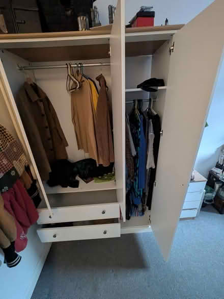 Photo of free 3 door wardobe (Woodseats S8) #2