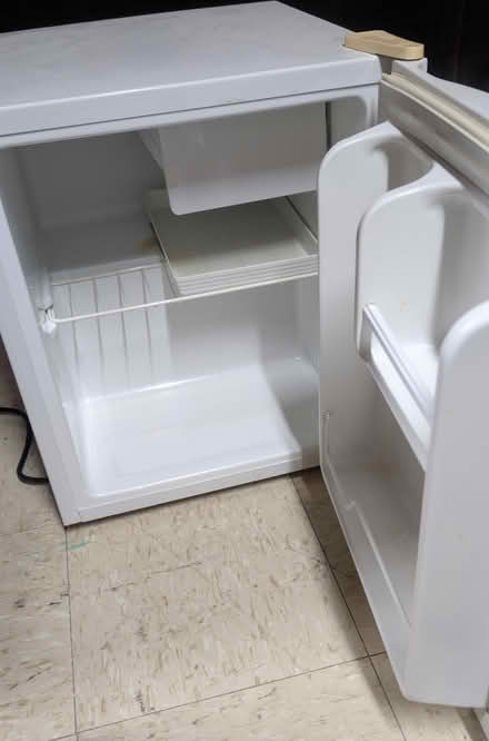 Photo of free Mini Fridge (13 Mile and Southfield) #2