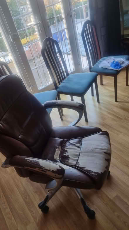 Photo of free Everything from the pictures. I got 7 chairs in total (Maidenhead SL6) #1
