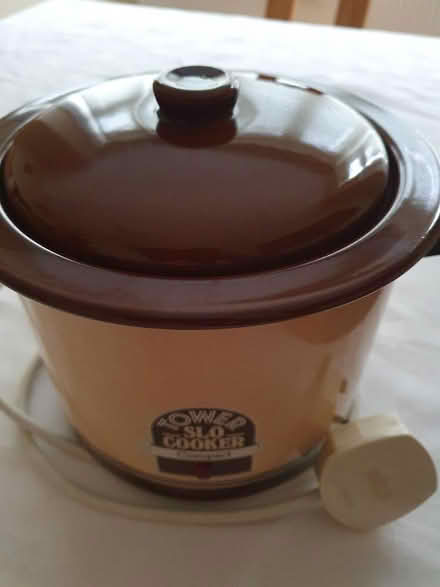 Photo of free slow cooker (Arnold NG5) #1