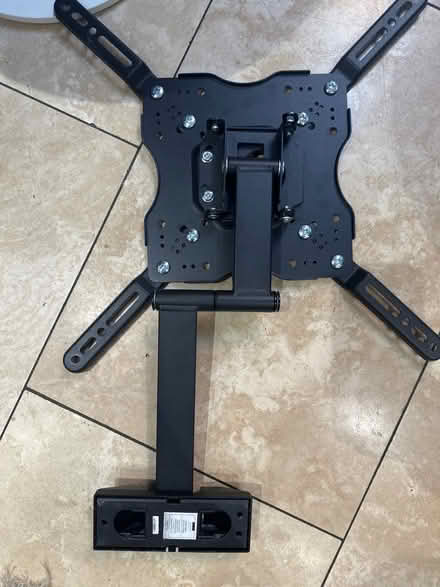 Photo of free TV wall bracket – Vivanco (West Kensington W14) #4