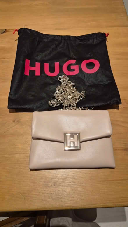 Photo of free Hugo boss bag (Waddon CR0) #1