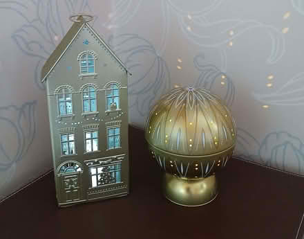 Photo of free Light Up Christmas Tin Decorations (Sale M33) #1