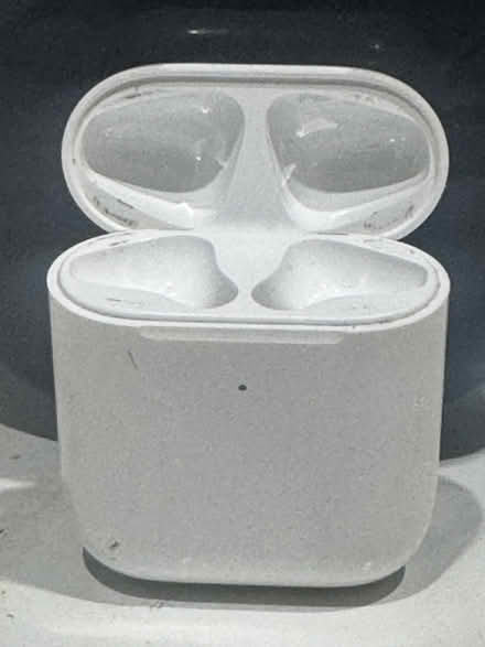 Photo of free AirPods case—no AirPods (Stuyvesant Heights) #3