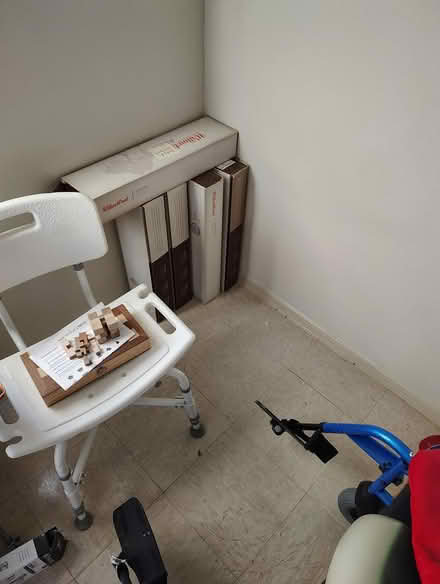 Photo of free Shower chair (Las Cruces) #1