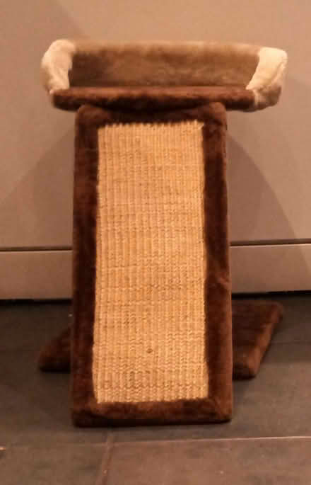 Photo of free CAT scratch (Twyford RG10) #2