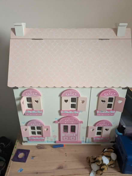 Photo of free Little dolls house (Spencer's wood RG7) #3
