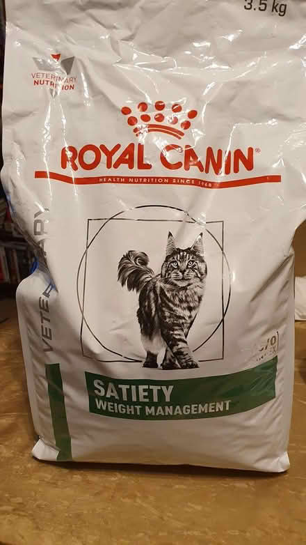 Photo of free SW2 Royal canin and Felix cat food (Lambeth) #2
