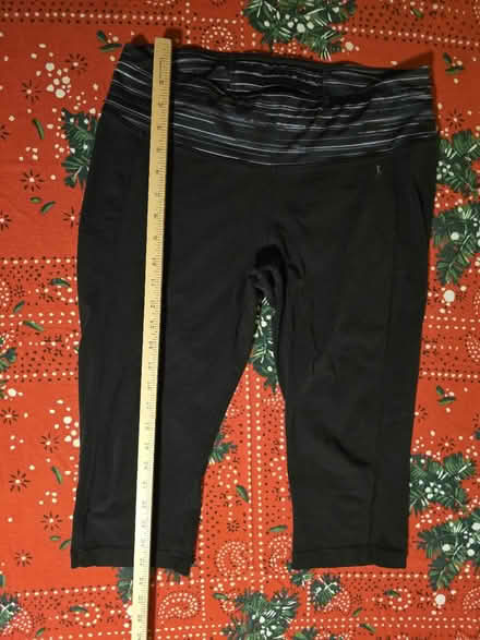 Photo of free Black Capri Yoga Pants (M 8-10) (West 7th) #2