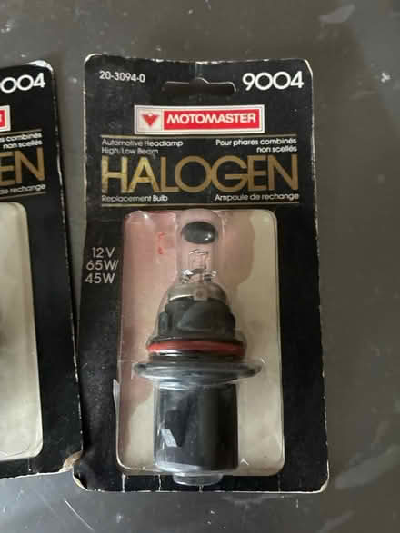 Photo of free Random car bulbs (Trelawny Circle L5n6n9) #2