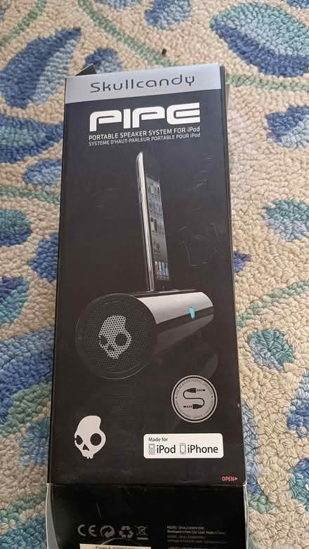 Photo of free iPod iphone4 portable speaker (Somerville, off Cedar St) #2