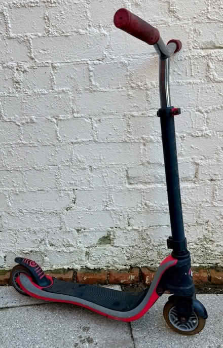 Photo of free 🛴Child’s Red Scooter (Chipping Barnet EN5) #2