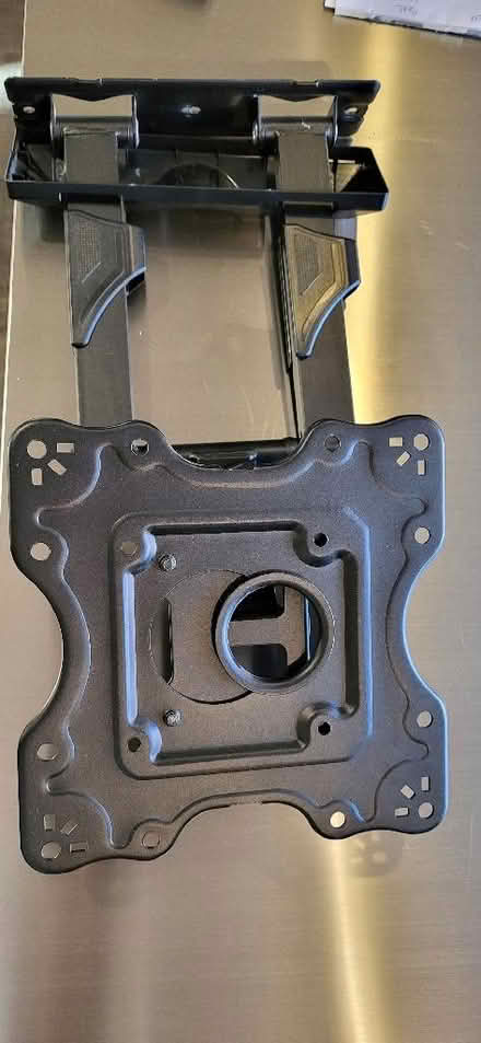 Photo of free TV wall mount (Pewsham SN15) #1