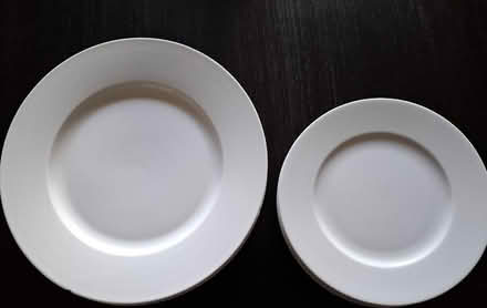 Photo of free 2 Dinner and 4 side plates (Holbrooks CV6) #1