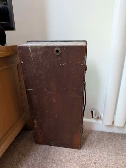 Photo of free mahogany storage box (Surrenden BN1) #4