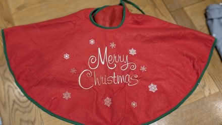 Photo of free Christmas Tree Skirt (Mansfield NG18) #1