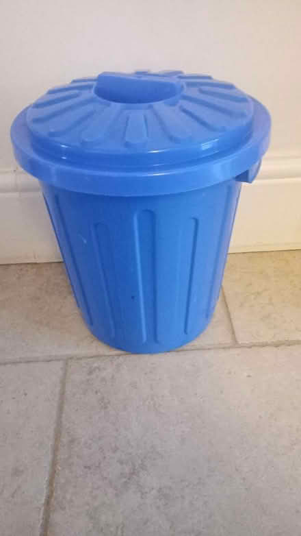 Photo of free Small plastic bin (Little Chalfont HP6) #1