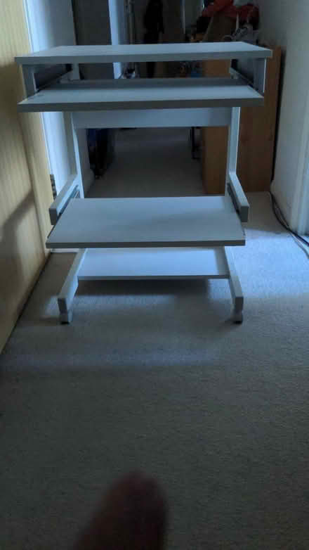 Photo of free Computer table (Vauxhall SW8) #2