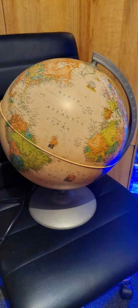 Photo of free Globe Lamp (Strood (ME2)) #2