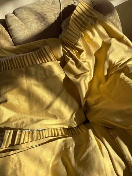 Photo of free Gold colour curtains. (Bexleyheath DA6) #1