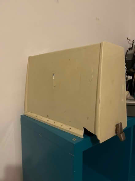 Photo of free Singer Sewing Machine (Catford, SE6) #2