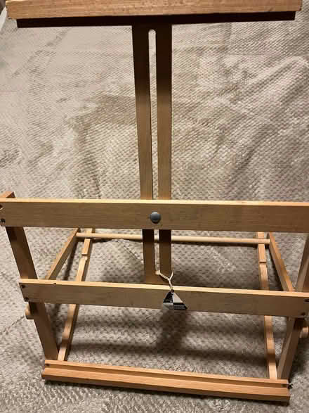 Photo of free collapsible, adjustable easel (Bridgewood Gate ME5) #1