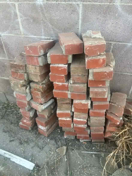 Photo of free red brick (Mission Hills) #1