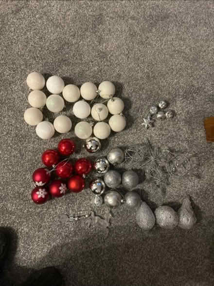 Photo of free Christmas baubles and tinsel (CT6) #1