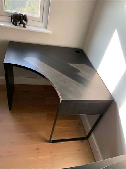 Photo of free Corner desk (SM4 South Merton) #1