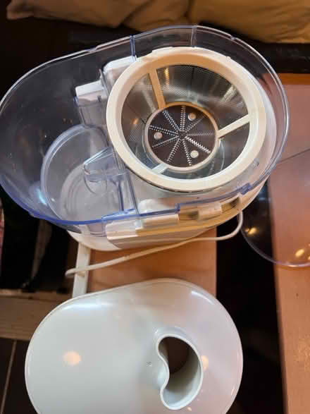 Photo of free Kenwood Centrifuge Juicer JE550 (Lambs Green RH12) #4