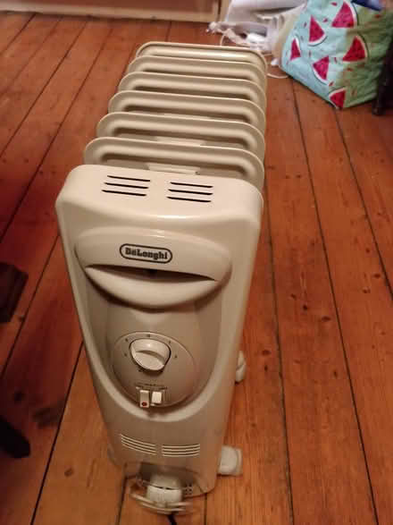 Photo of free delonghi radiator heater (whiteinch, G14) #2