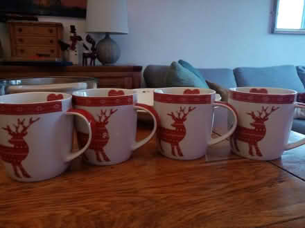 Photo of free Christmas themed cups and more (Victoria SW1) #1