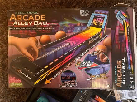 Photo of free Elec. Arcade Alley Ball game, 6+ yr (Hemel, HP3) #1