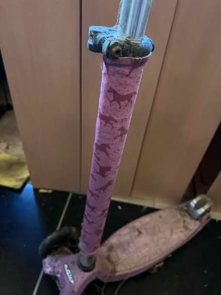 Photo of free Micro scooter for 6-8 year olds (Lambs Green RH12) #2