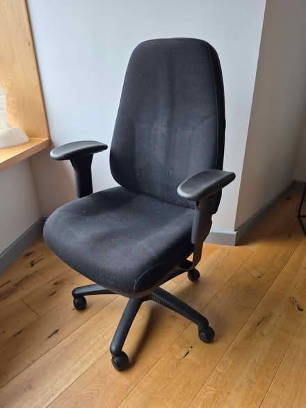 Photo of free One fully adjustable office chair black. (Heswall CH60) #3
