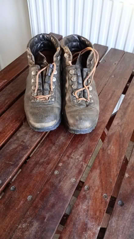 Photo of free Walking boots size 5. (Cleehill SY8) #1