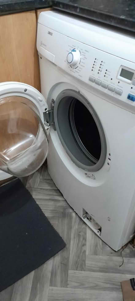 Photo of free Zanussi washing machine (OL8) #4