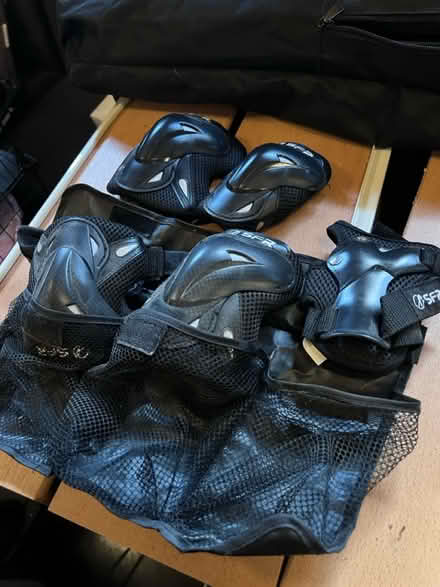 Photo of free Knee, elbow & wrist protection set (Lambs Green RH12) #1