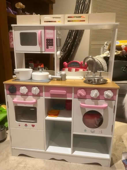 Photo of free Play kitchen (Dundonald, Belfast, BT16) #1