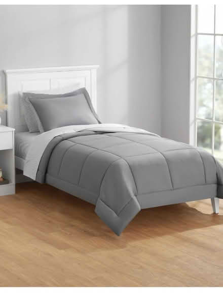 Photo of blue or grey twin comforter (Pinerow Cres Waterloo) #2