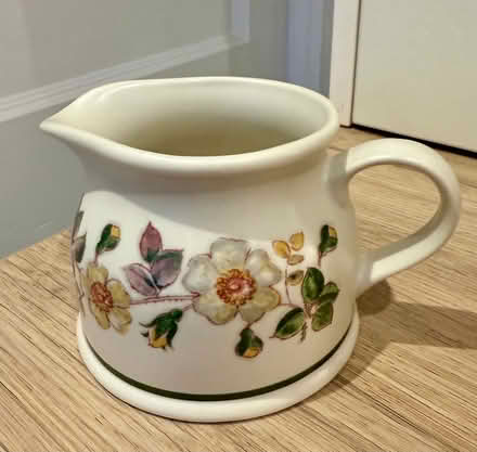 Photo of free Tea pots and milk jug (M33) #1